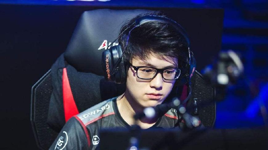 台上谱写传 台上谱写传