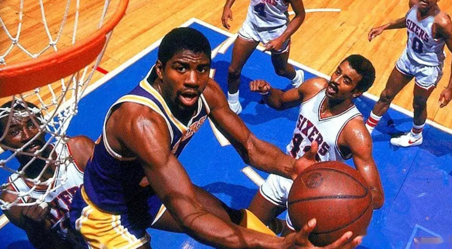 谁都不肯轻 谁都不肯轻